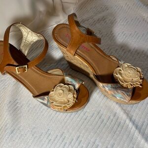 BOHO Summer sandal- Anthropologie purchase great find! Size 10. Comfy too!